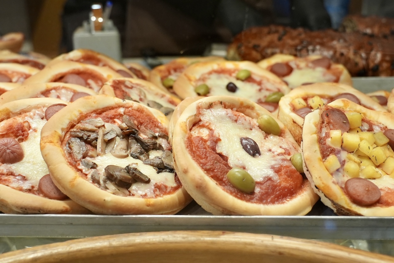 Pizzette prodotte dal panificio