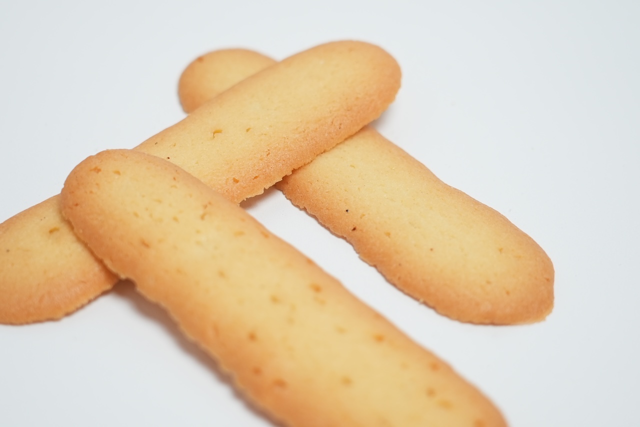 Biscotti lingue di gatto